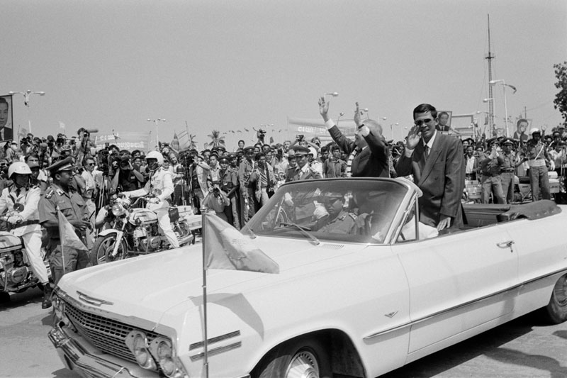 Sihanouk returning home after 14 years in exile being welcomed by former Khmer Rouge military commander Hun Sen